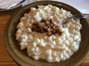 SLOVAKIAN NATIONAL DISH BRYNDZOVÉ HALUŠKY